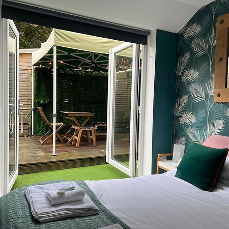 Stylish & Cosy Margate Escape With Hot Tub And Log Burner Dogs Welcome 외부 사진