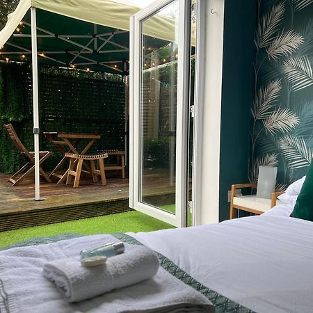 Stylish & Cosy Margate Escape With Hot Tub And Log Burner Dogs Welcome 외부 사진