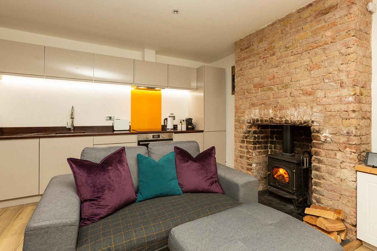 Stylish & Cosy Margate Escape With Hot Tub And Log Burner Dogs Welcome 외부 사진