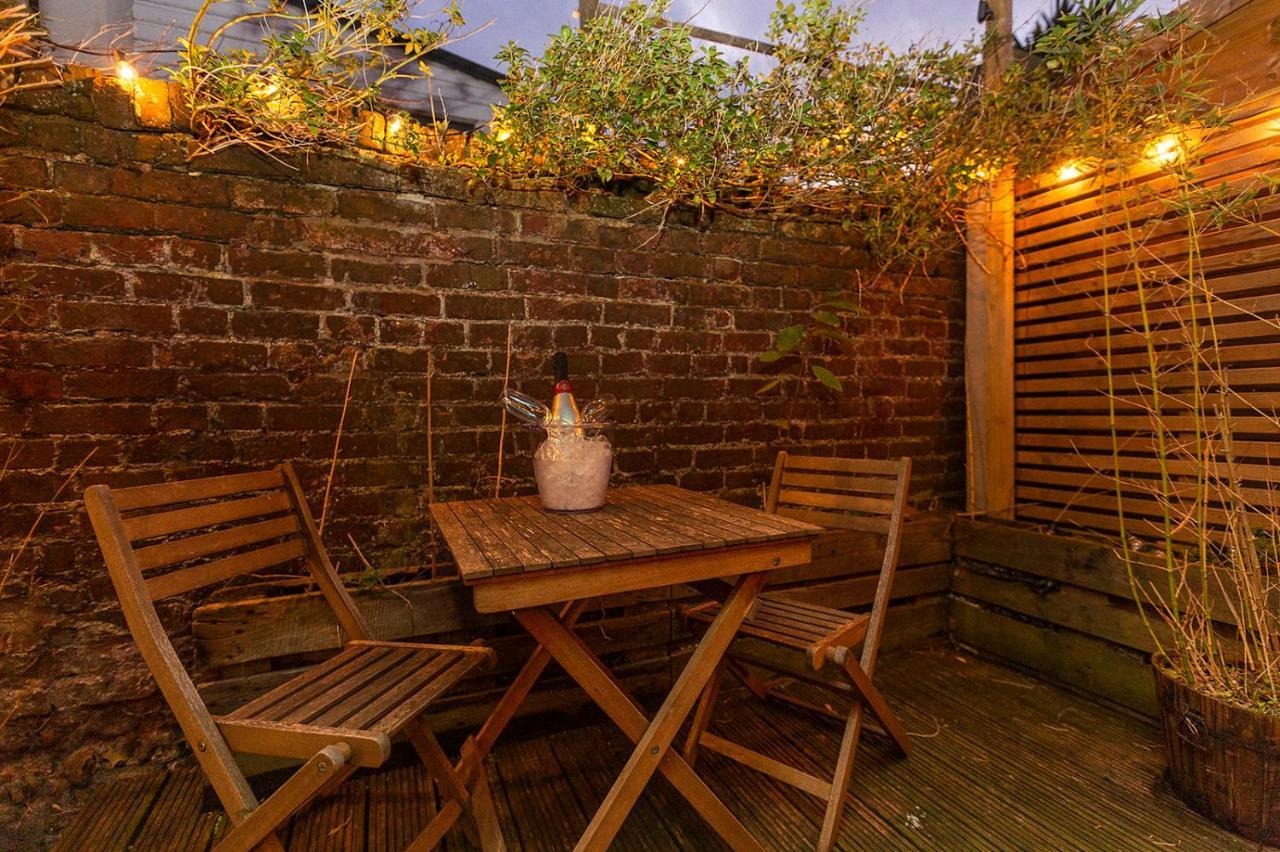 Stylish & Cosy Margate Escape With Hot Tub And Log Burner Dogs Welcome 외부 사진