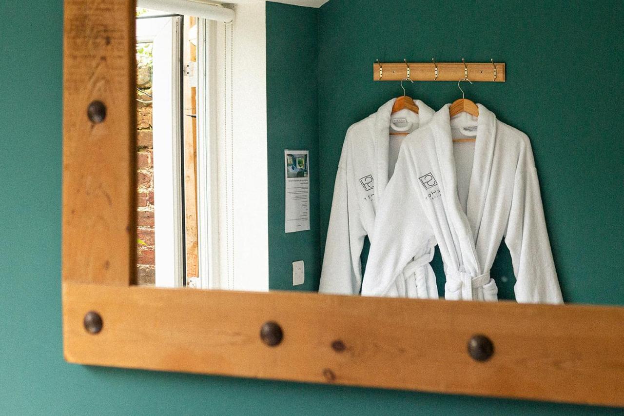 Stylish & Cosy Margate Escape With Hot Tub And Log Burner Dogs Welcome 외부 사진