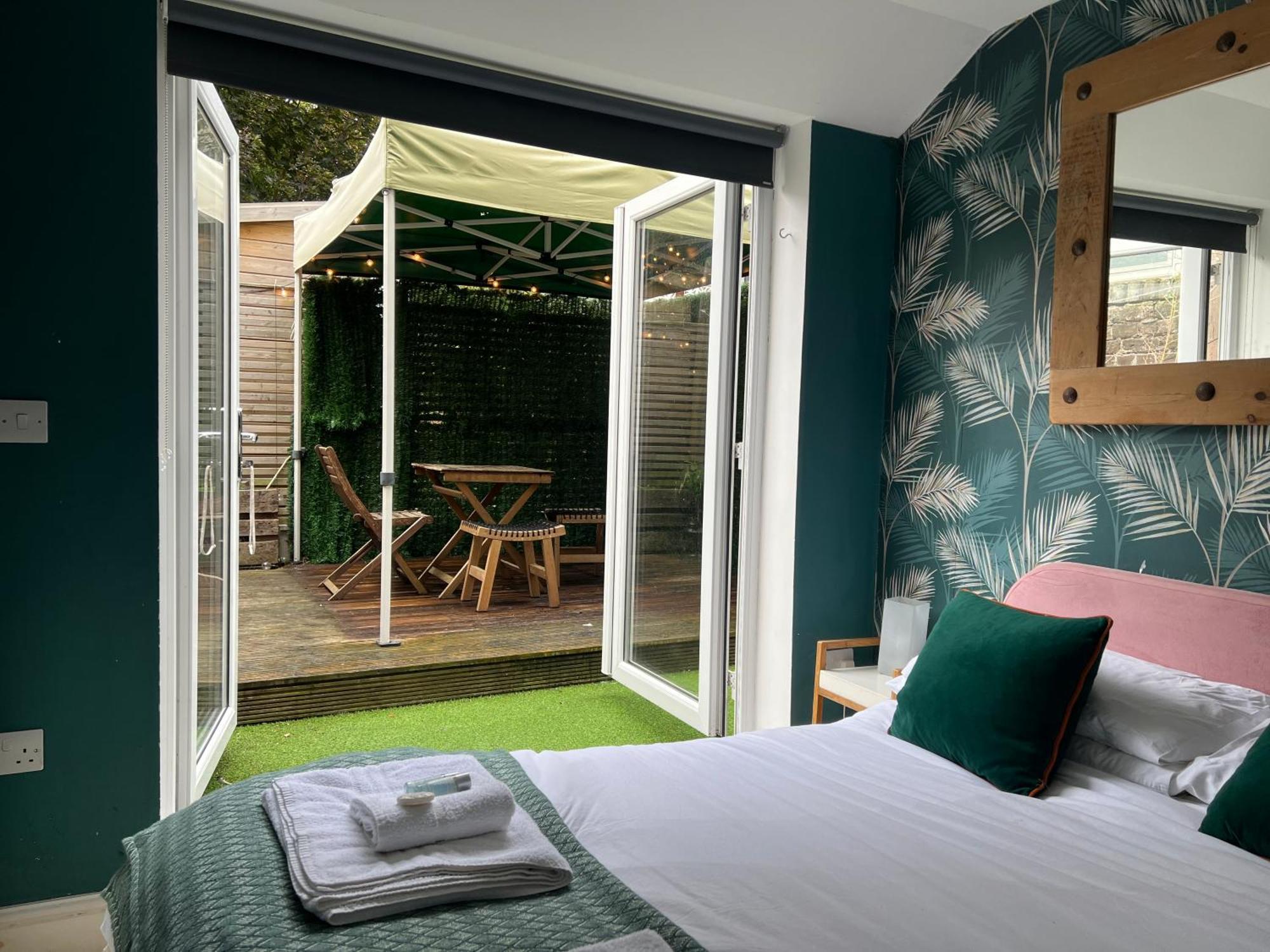 Stylish & Cosy Margate Escape With Hot Tub And Log Burner Dogs Welcome 외부 사진