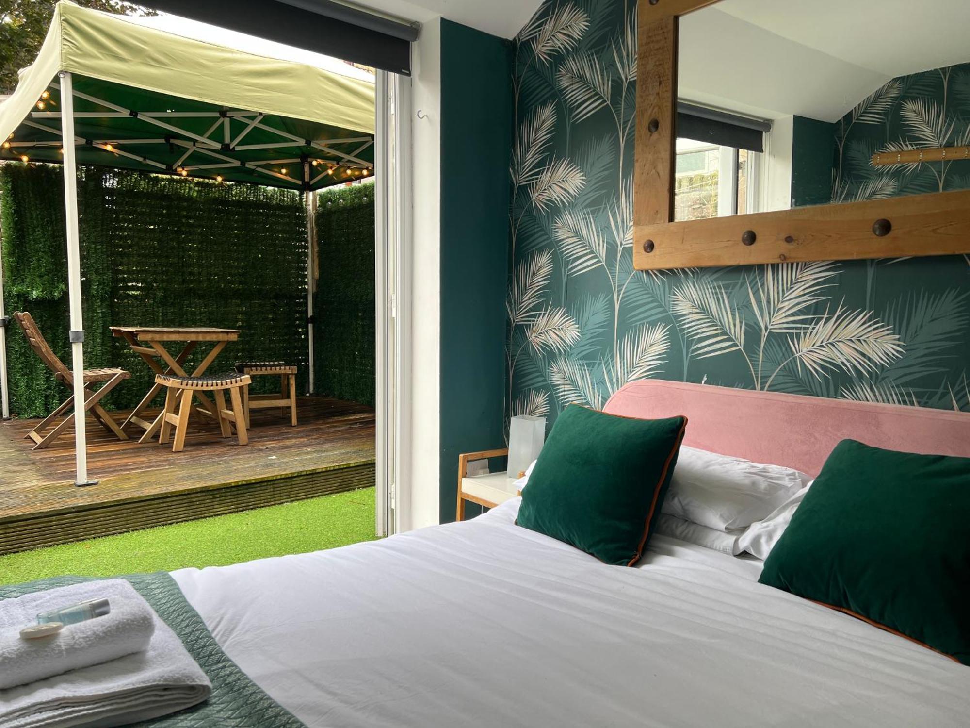 Stylish & Cosy Margate Escape With Hot Tub And Log Burner Dogs Welcome 외부 사진