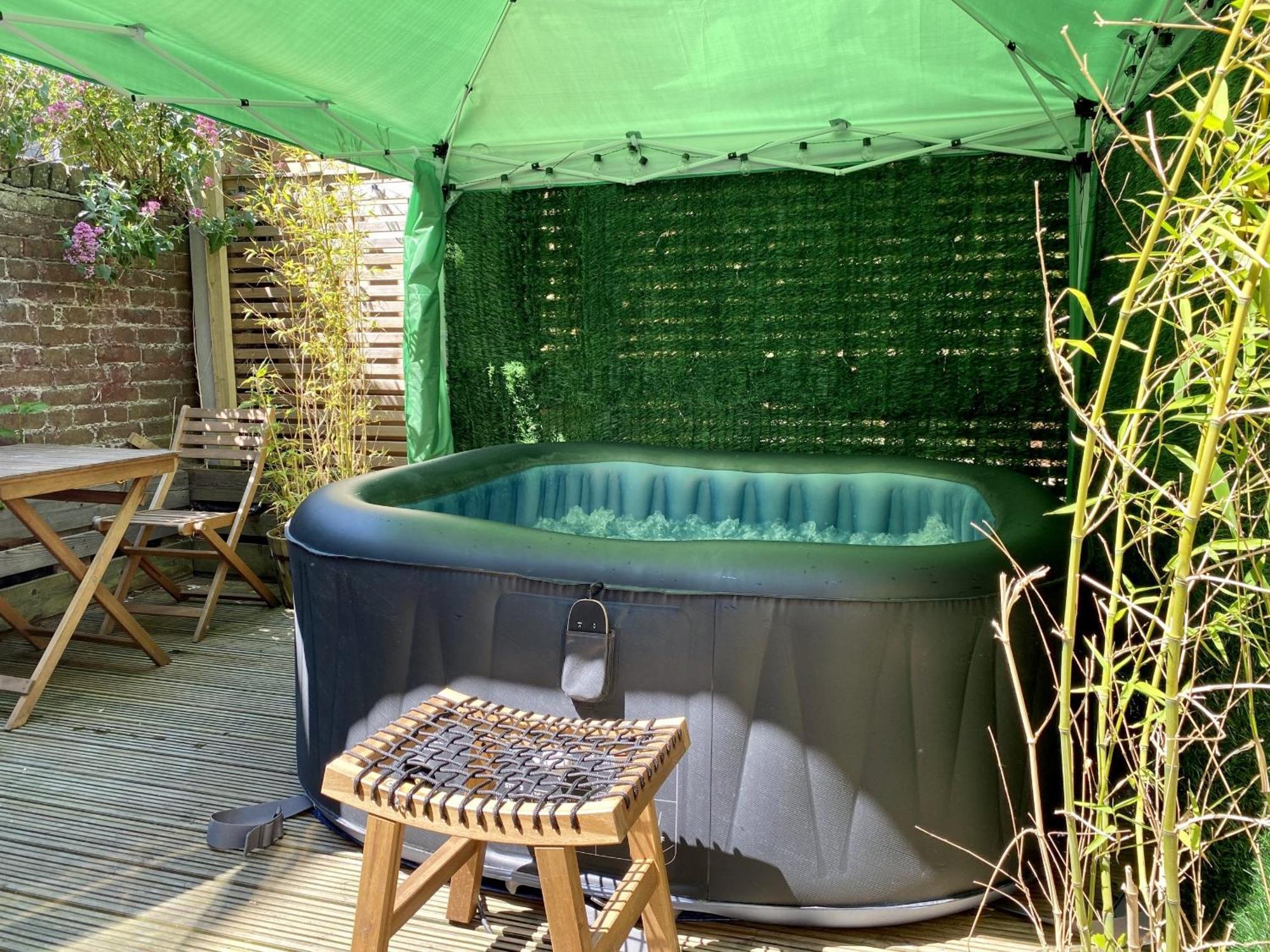 Stylish & Cosy Margate Escape With Hot Tub And Log Burner Dogs Welcome 외부 사진